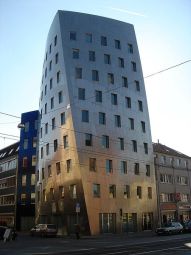 450px-hannover_gehry-tower.jpg
